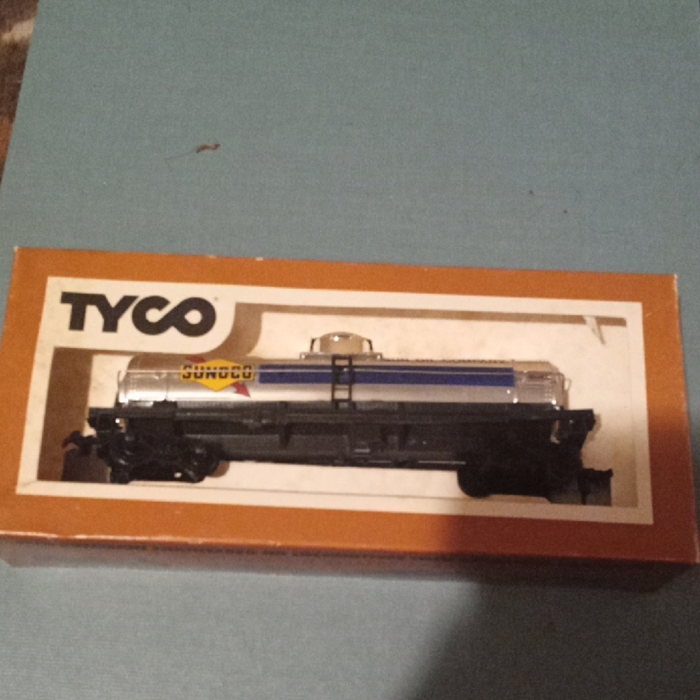 Tyco Sunoco Silver Tank Car